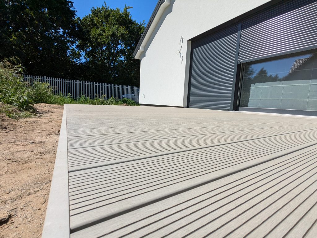 Tarasy drewniane Warszawa - Oferta strefatarasy.pl - Projektowanie, montaż, układanie tarasów